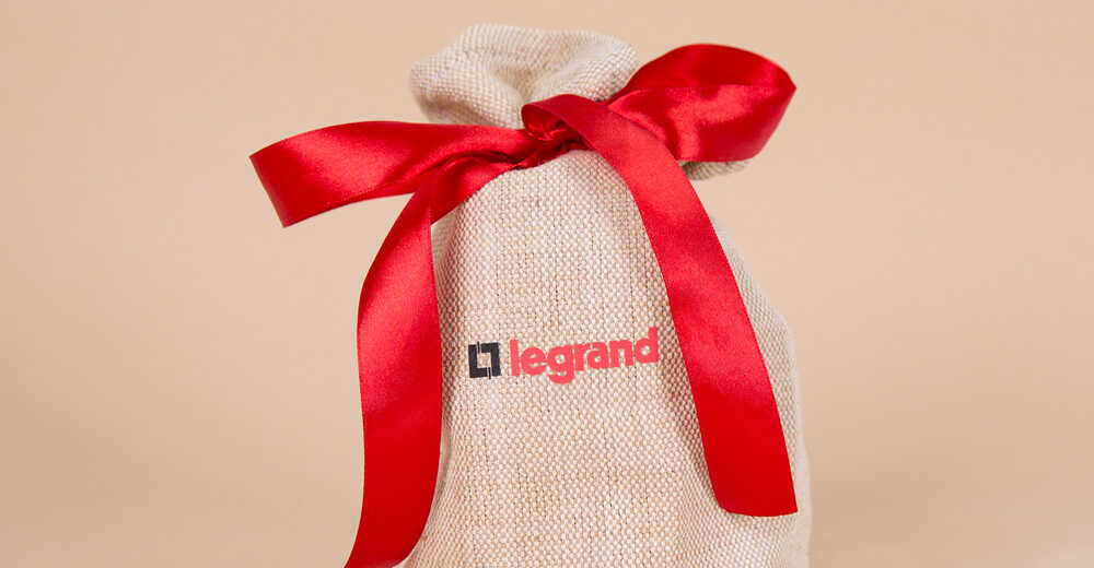 Сувенирная продукция с логотипом для компании Legrand