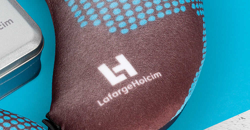 Эксклюзивный сувенир с логотипом для LafargeHolcim