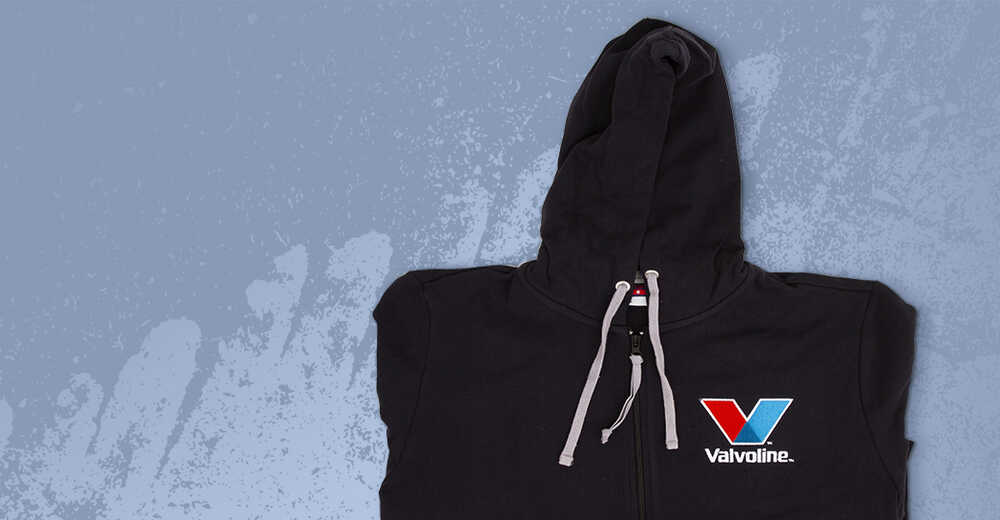 Корпоративная одежда с вышивкой компании Valvoline