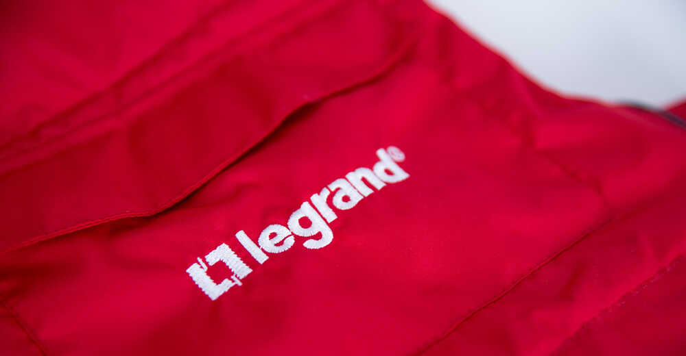 Корпоративный текстиль для сотрудников компании Legrand