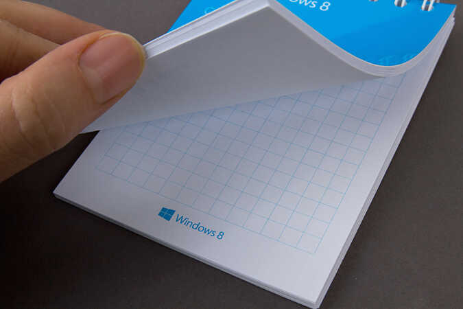 Сувениры с логотипом к запуску Windows 8