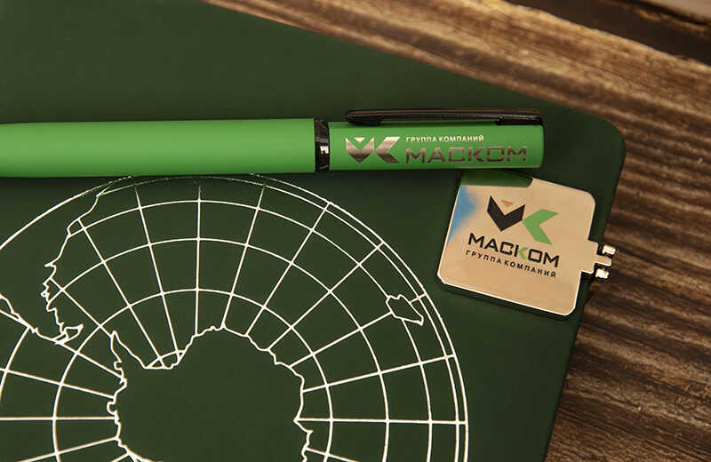 Корпоративный подарок «Маском» к Новому году