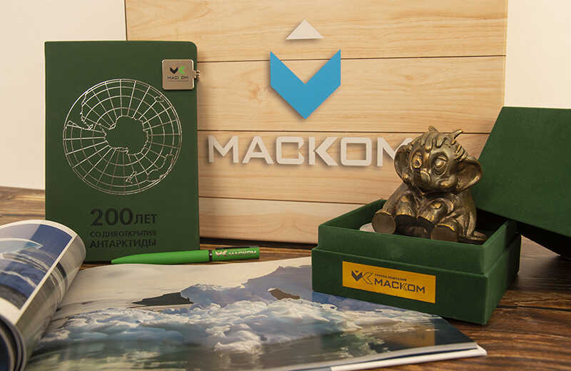 Корпоративный подарок «Маском» к Новому году