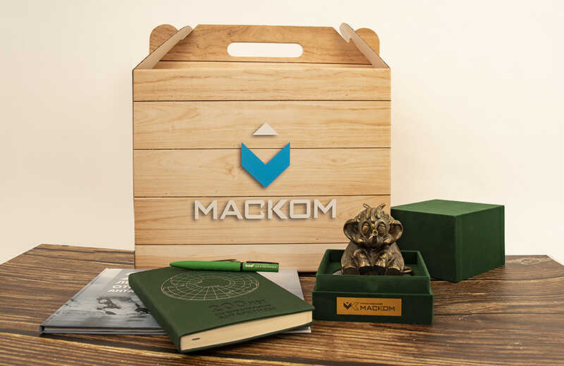 Корпоративный подарок «Маском» к Новому году