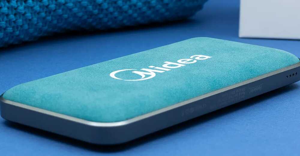 Подарки партнёрам на Новый Год для Midea