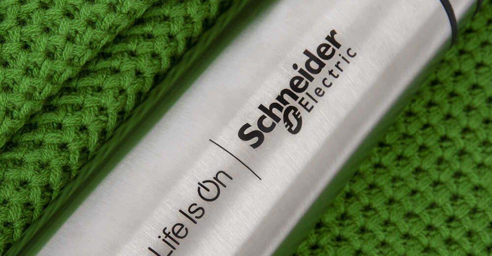 Новогодние бизнес-подарки с логотипом Schneider Electric (Systeme Electric)