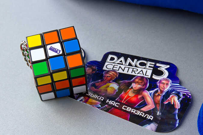 Сувениры с логотипом к выходу игры Dance Central для Microsoft