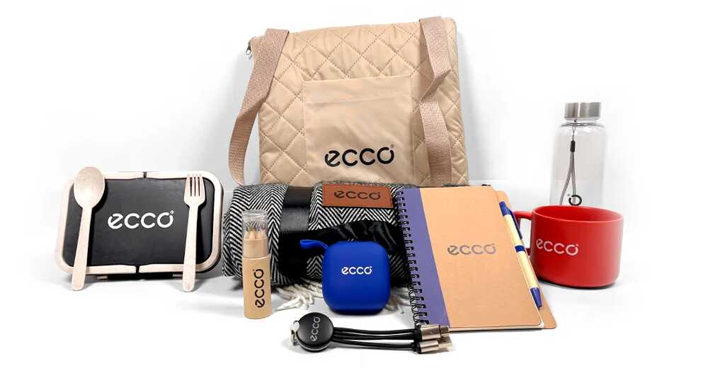 Ассортимент товаров для мерчшопа Ecco