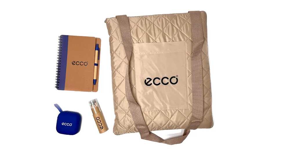 Ассортимент товаров для мерчшопа Ecco