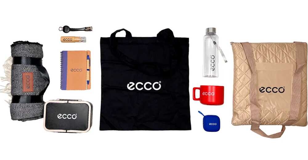 Ассортимент товаров для мерчшопа Ecco