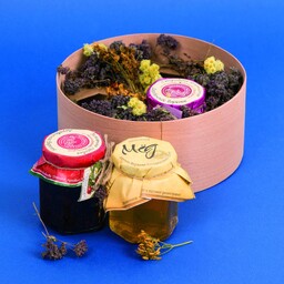 Новогодний набор с медом и вареньем